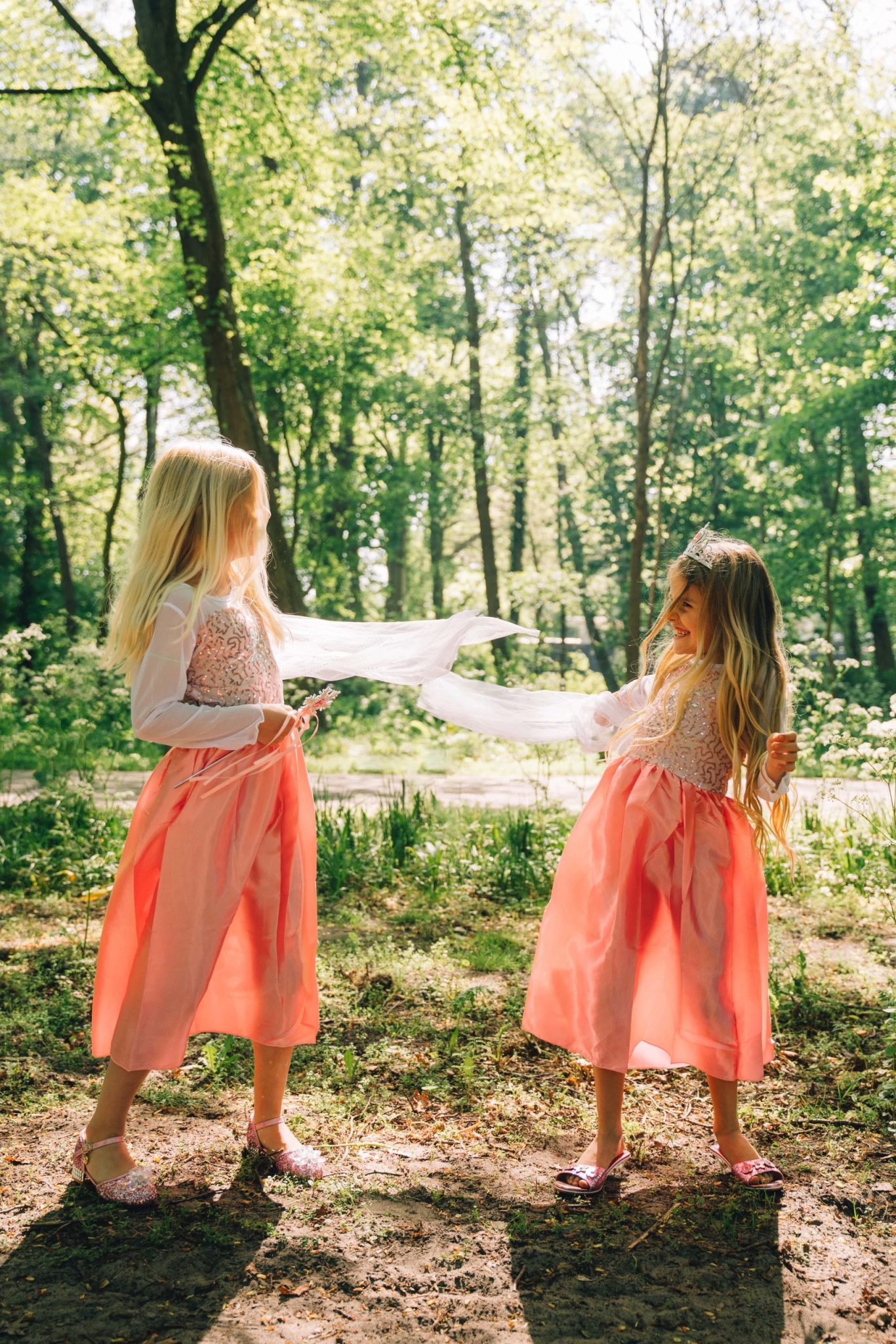 Roze prinsessenjurk met lange sleep + accessoires - Afbeelding 4