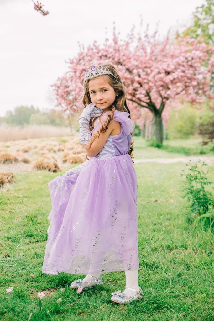 Frozen Elsa Jurk - Prinsessenjurk Meisje - Kroon + Toverstaf + Elsa Vlecht + Prinsessen Handschoenen - Paars - Afbeelding 6
