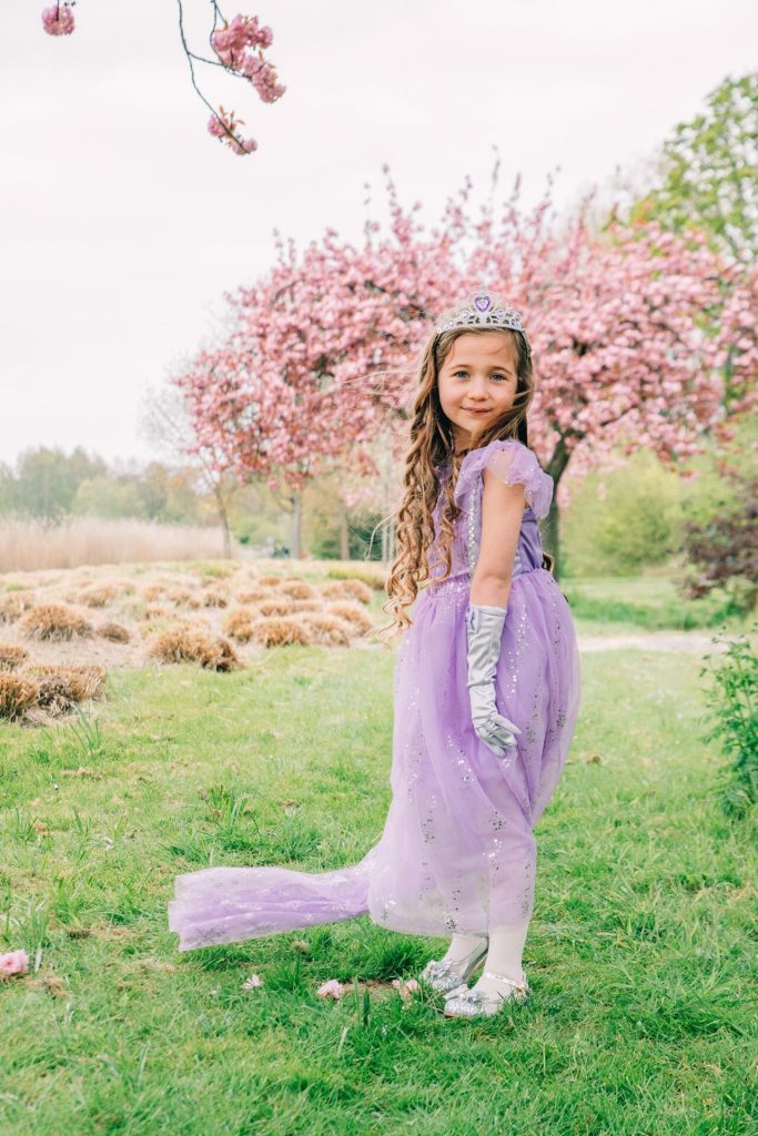 Frozen Elsa Jurk - Prinsessenjurk Meisje - Kroon + Toverstaf + Elsa Vlecht + Prinsessen Handschoenen - Paars - Afbeelding 7