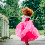 Doornroosje + kroon + toverstaf - roze prinsessenjurk