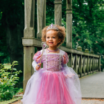 Rapunzel jurk + haarband + toverstaf + juwelen