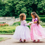 Rapunzel + Belle jurk + haarband + toverstaf/kroon