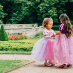 Rapunzel + Belle jurk + haarband + toverstaf/kroon