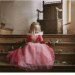 Doornroosje roze prinsessenjurk - verkleedjurk + Kroon + Toverstaf + Roze Prinsessenhandschoenen