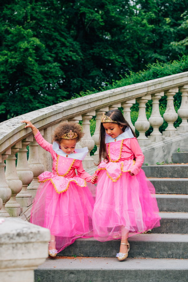 Doornroosje roze prinsessenjurk - verkleedjurk + Kroon + Toverstaf + Roze Prinsessenhandschoenen - Afbeelding 6