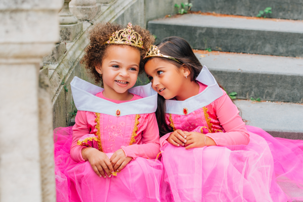 Doornroosje roze prinsessenjurk - verkleedjurk + Kroon + Toverstaf + Roze Prinsessenhandschoenen - Afbeelding 5