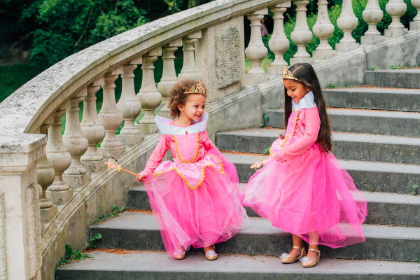 Doornroosje roze prinsessenjurk - verkleedjurk + Kroon + Toverstaf + Roze Prinsessenhandschoenen - Afbeelding 4